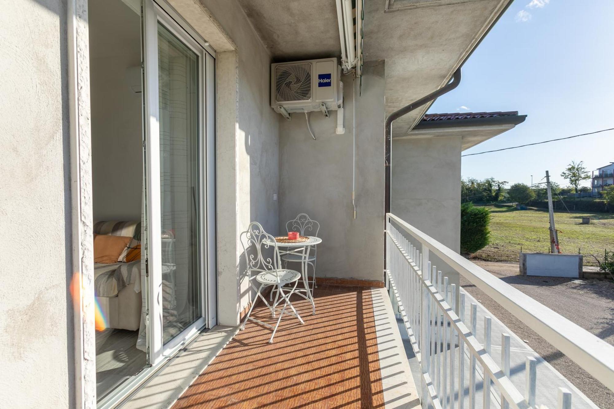 Apartamento Blu Sky Garda Castelnuovo del Garda Exterior foto